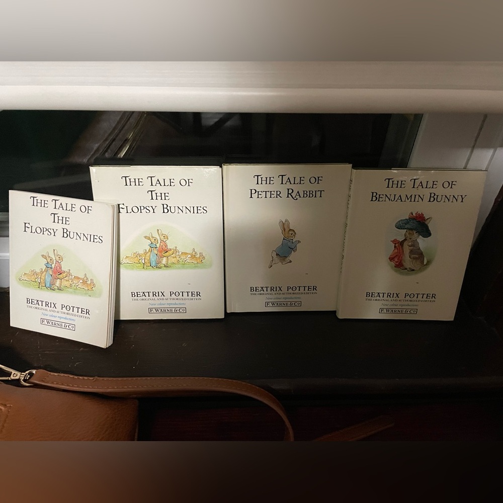 Beatrix potters book set vintage 1987 hard covers